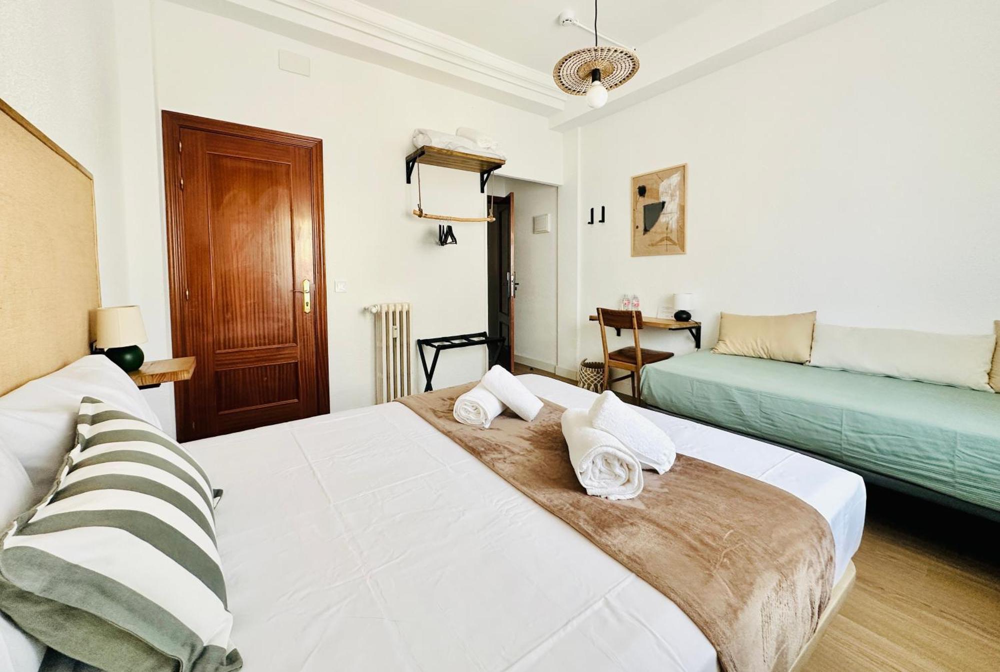 Autentic Boutique Moncloa Madrid Esterno foto