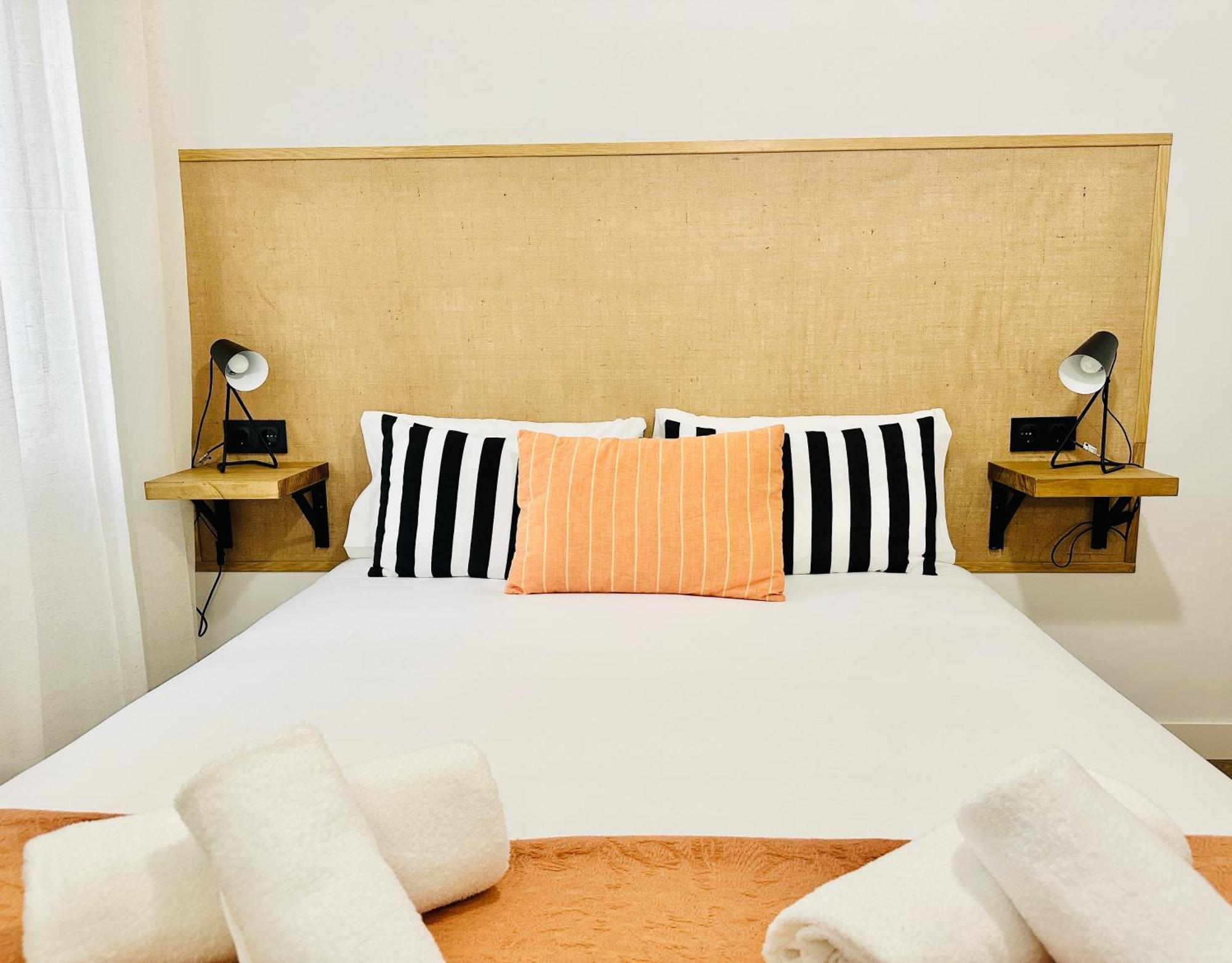 Autentic Boutique Moncloa Madrid Esterno foto